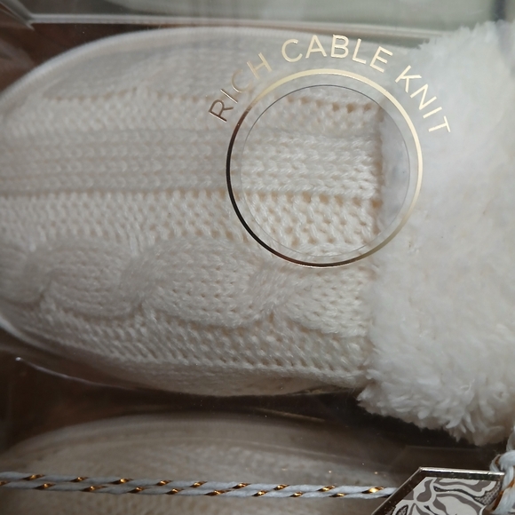 Wendy Bellissimo 3 PC Slipper Collection - Picture 10 of 10